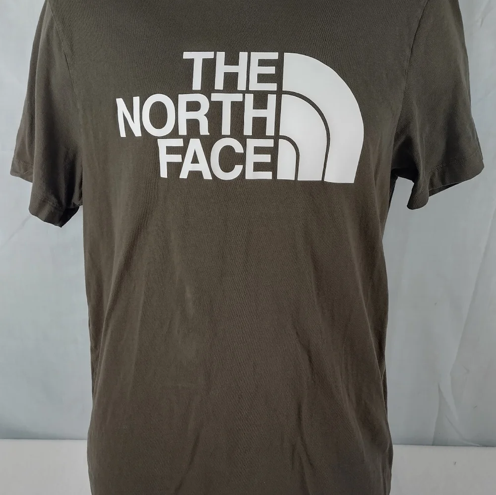 The North Face Men's Size Medium Big Bold Print Causal Shirt